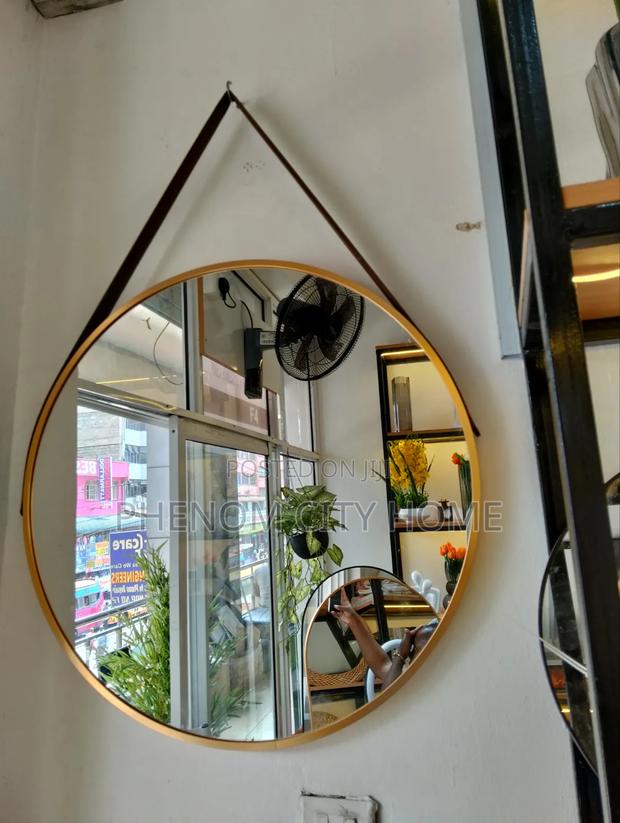 Minimalist Nordic Round Decor Mirror