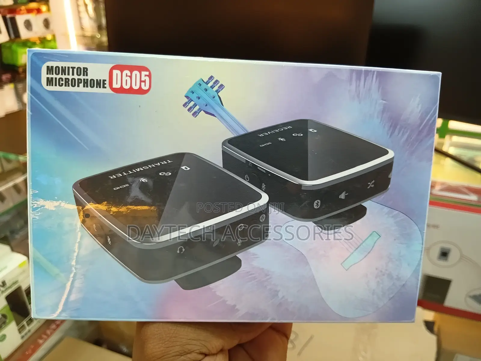 This Is a Dongguan Dare Fly D605 Wireless Microphone System.