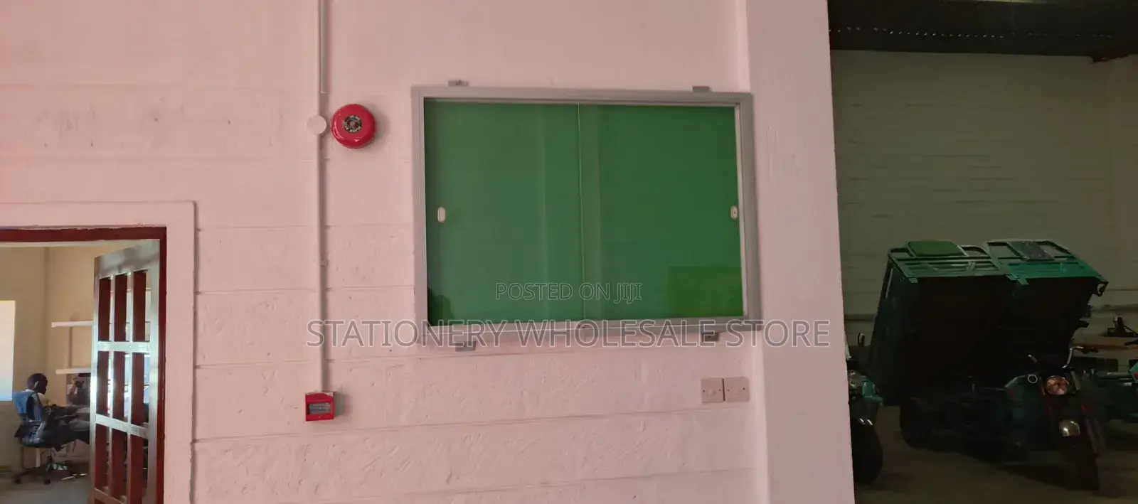 Lockable Glass Noticebord 3ft X 4ft