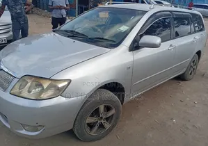 Toyota Corolla Fielder 2016 Silver