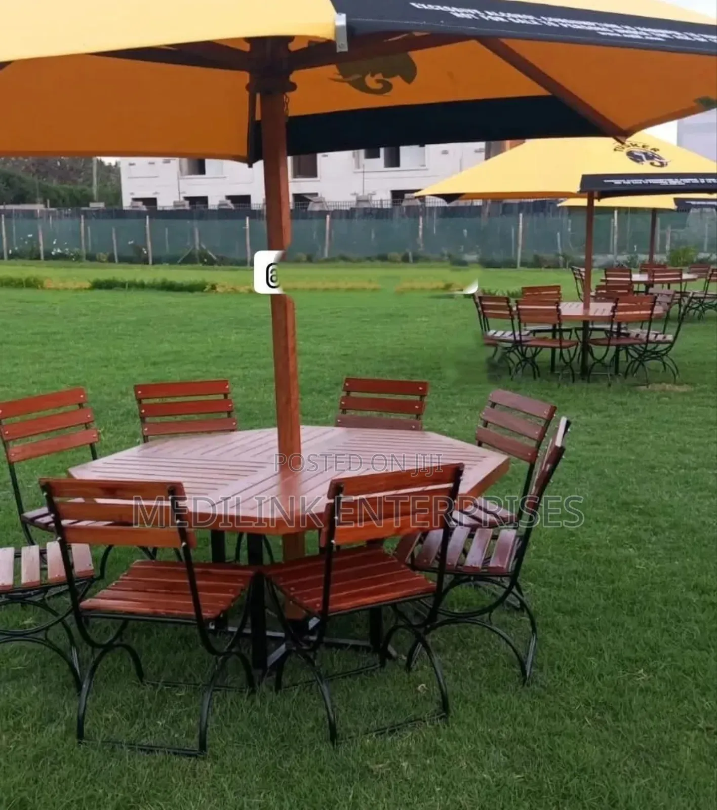 Banco Branded 6 Seater Outdoor Leisure Set