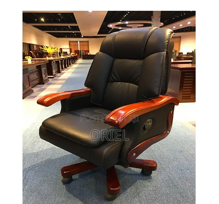 Office Chair : Black High-Back Leather Executive Office Chair
