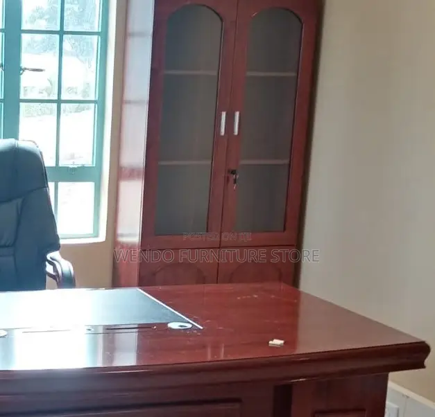 Office Desk; 1.8 Meters Mahogany Executive Bosses Desks