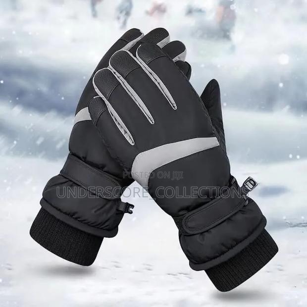 Waterproof Touch Sensitive Warm Gloves - thumbnail 2