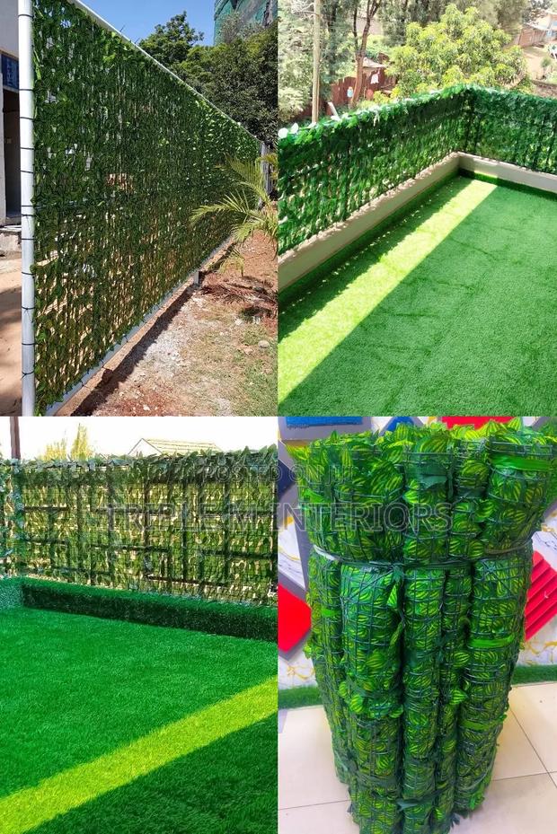 Flexible Roll-Out Leafy Privacy Screen