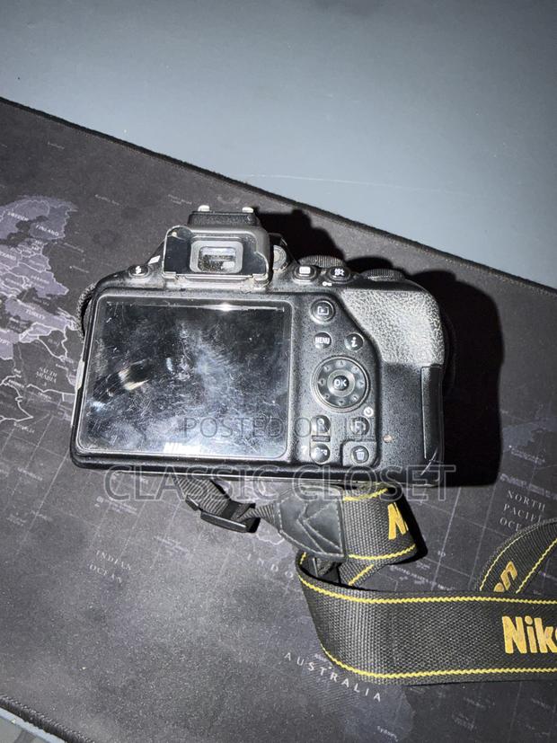 Nikon D3500 - main view