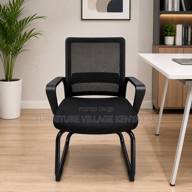Office Mesh Conference Chair. - thumbnail 2