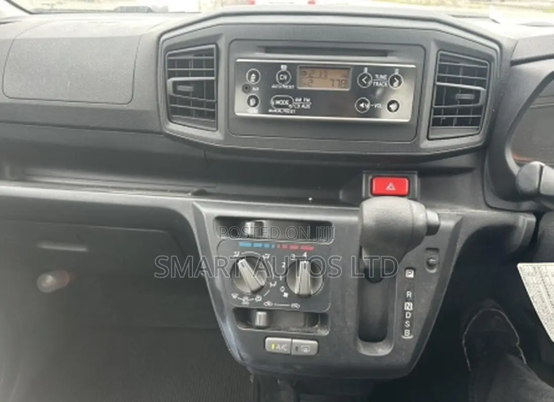 Daihatsu Mira 2019 Off white