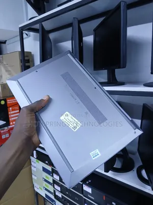 Laptop HP ZBook Firefly 14 G7 16GB Intel Core i7 SSD 256GB