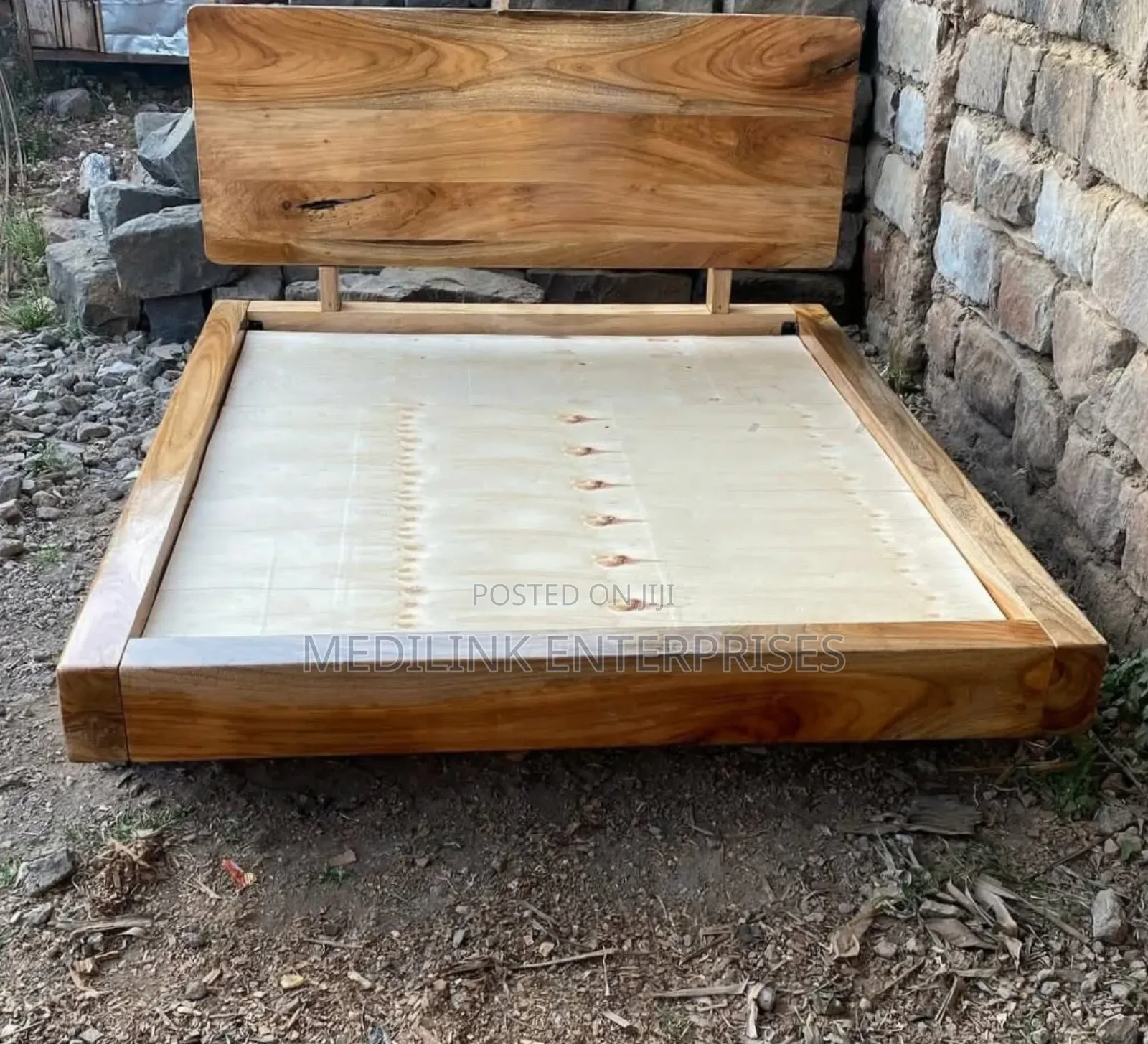 Rolando Strain Headboard 6*6 Mango Boxbed
