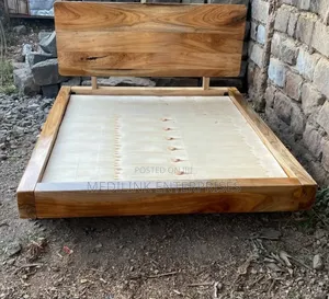 Rolando Strain Headboard 6*6 Mango Boxbed