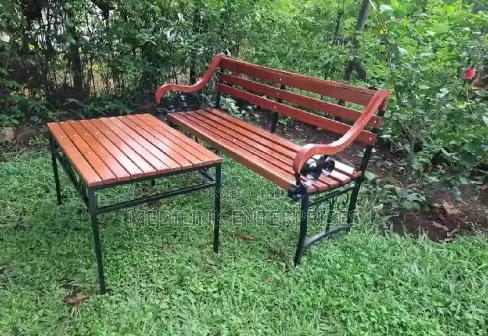 Bee Breeze Wooden Metallic Garden Outdoor B3nch +Tables