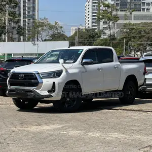 Toyota Hilux 2020 White