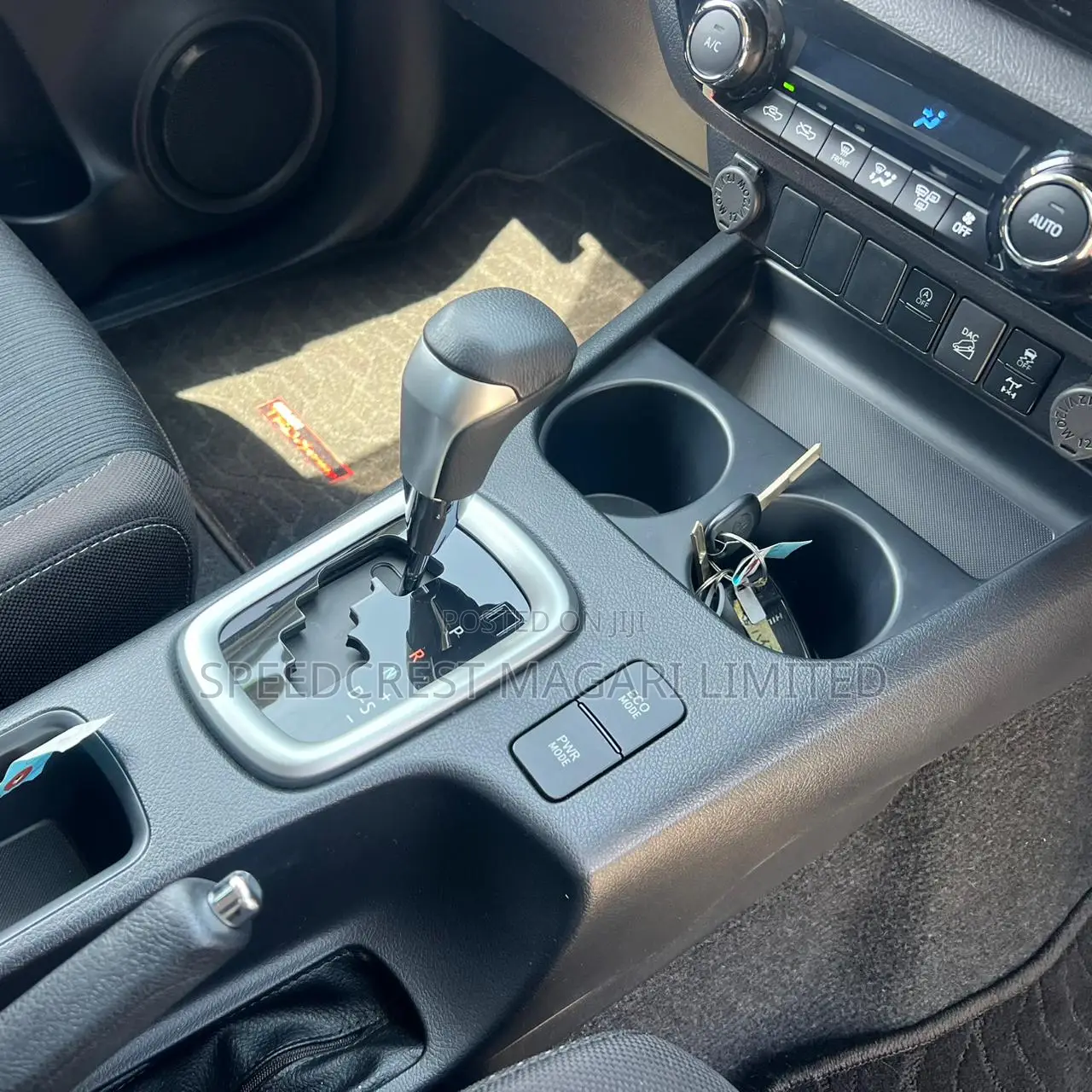 Toyota Hilux 2020 White