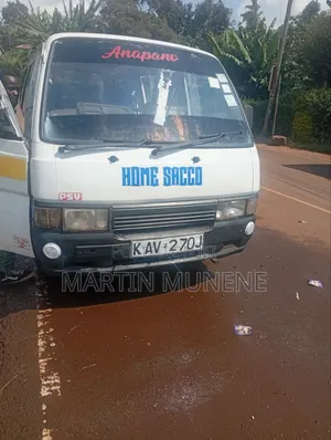 Nissan Caravan (Urvan) 1999 White