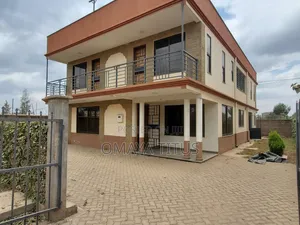 5bdrm Villa in Gateway Mall Area for rent
