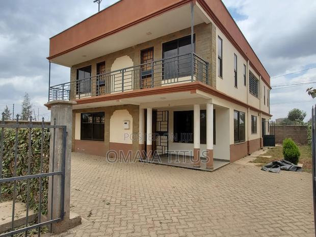 5bdrm Villa in Gateway Mall Area for rent