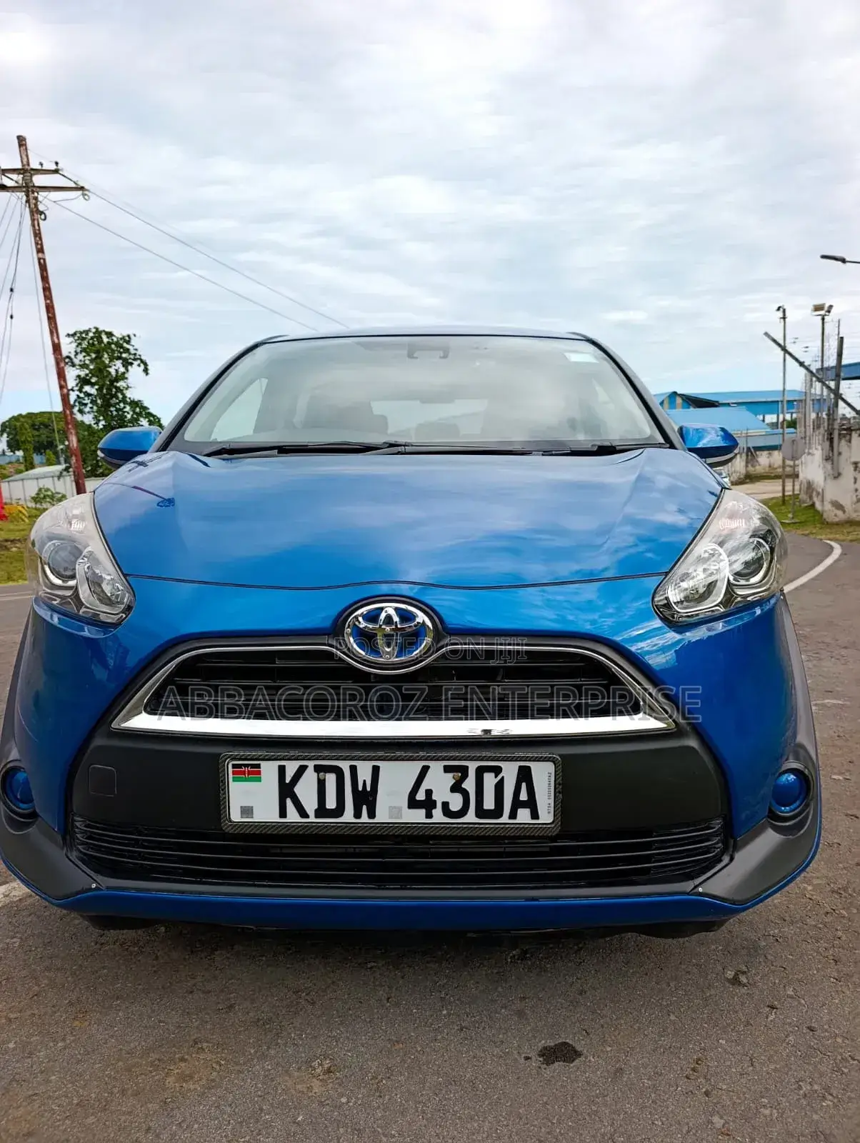 Toyota Sienta 1.5 Hybrid FWD 2018 Blue