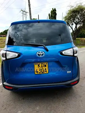 Toyota Sienta 1.5 Hybrid FWD 2018 Blue