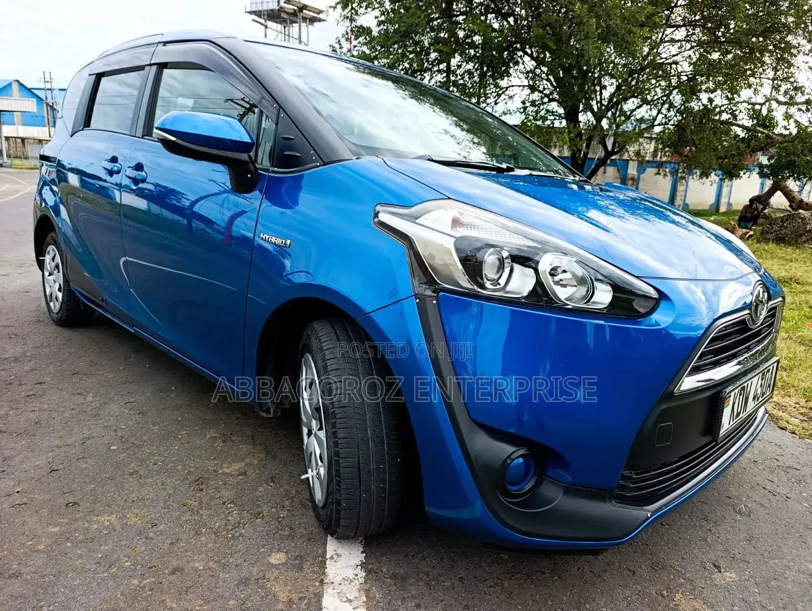 Toyota Sienta 1.5 Hybrid FWD 2018 Blue