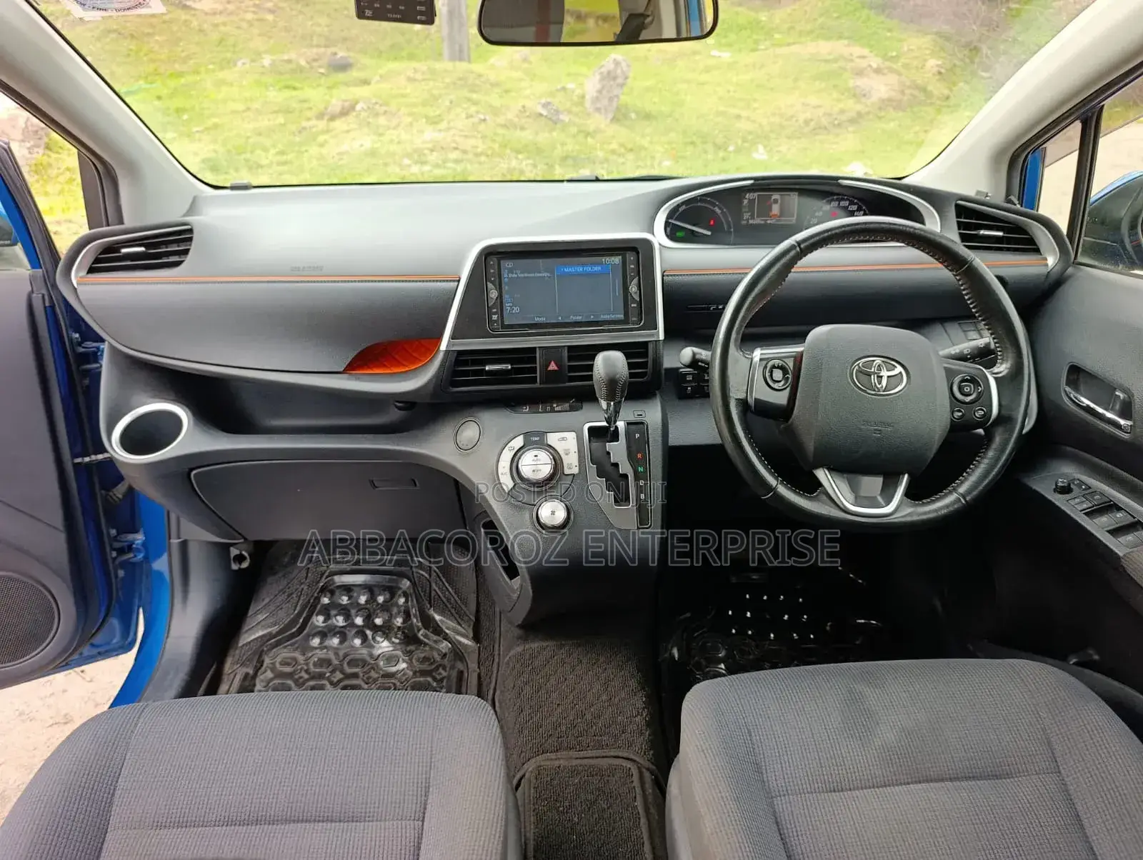 Toyota Sienta 1.5 Hybrid FWD 2018 Blue
