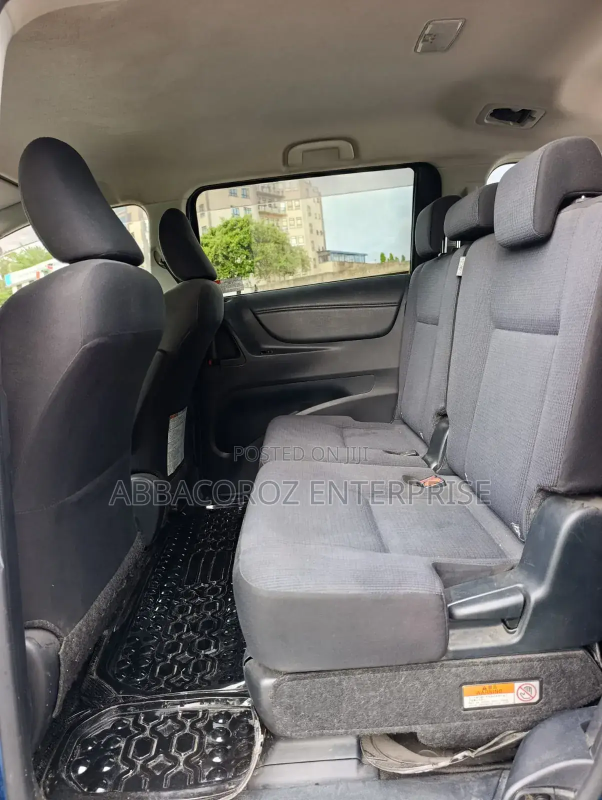 Toyota Sienta 1.5 Hybrid FWD 2018 Blue