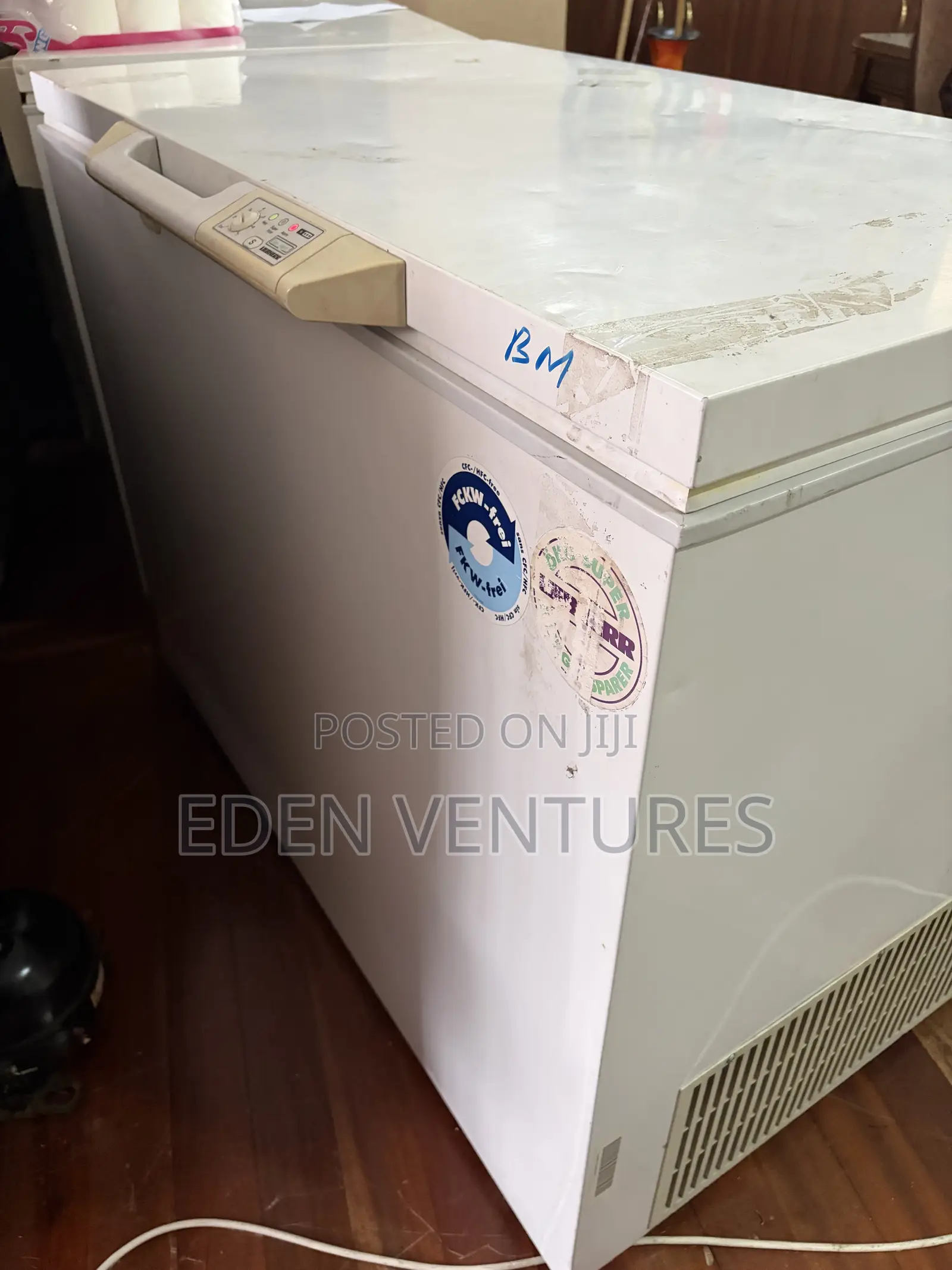 Freezer Medium Large