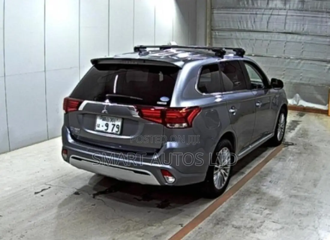 Mitsubishi Outlander PHEV 2019 Silver