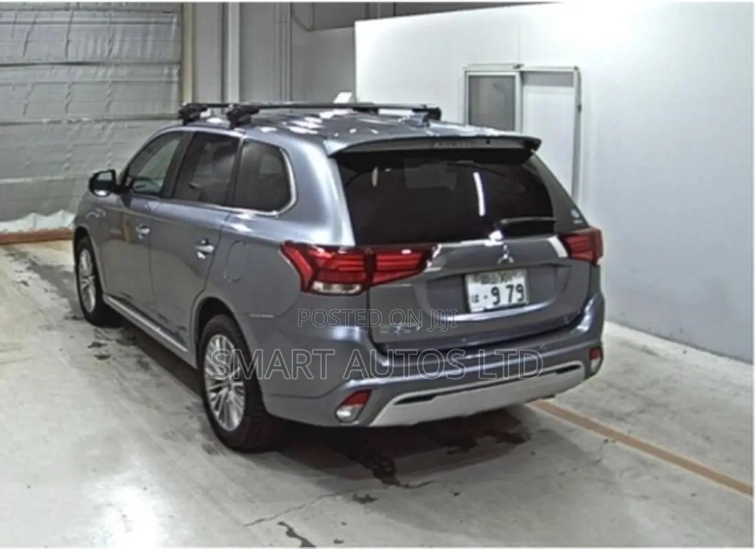 Mitsubishi Outlander PHEV 2019 Silver