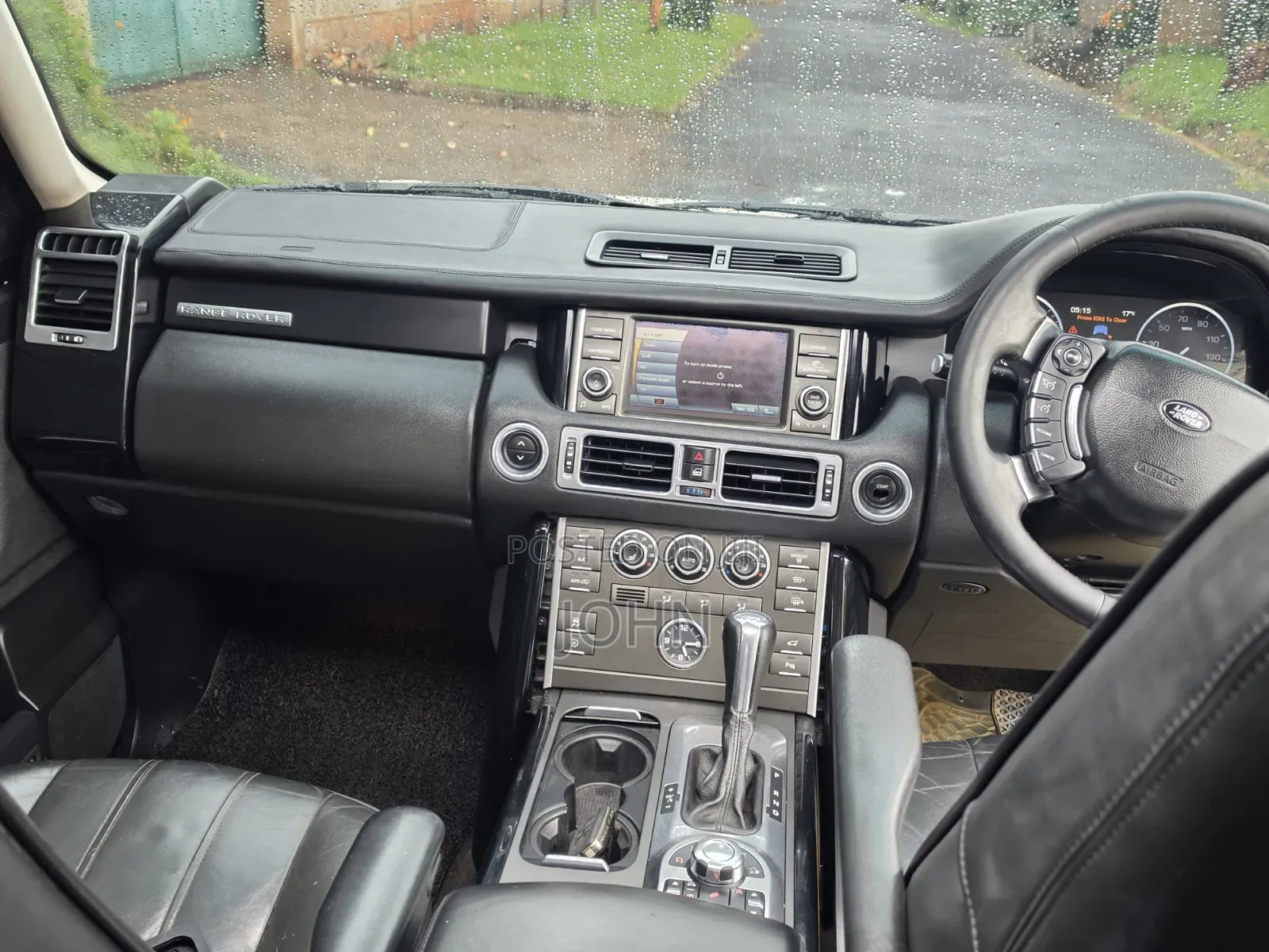Land Rover Range Rover Vogue 2010 Pearl