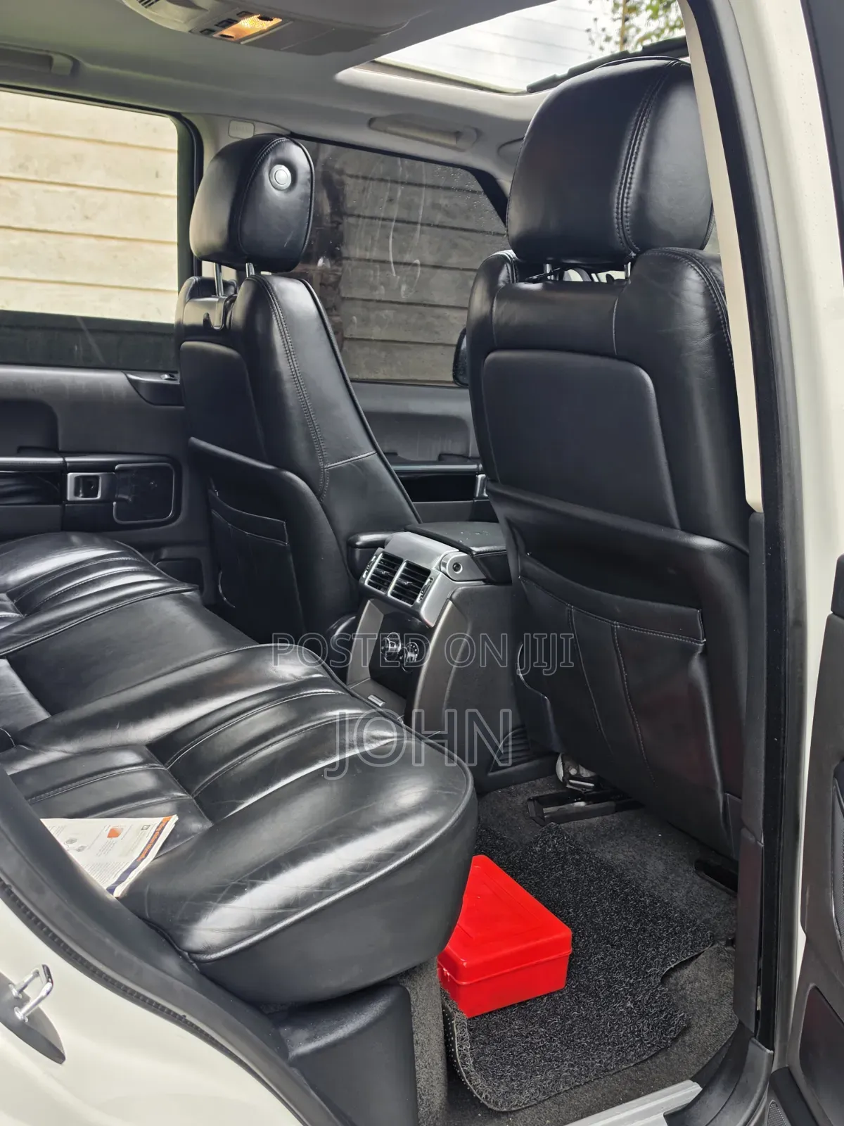 Land Rover Range Rover Vogue 2010 Pearl