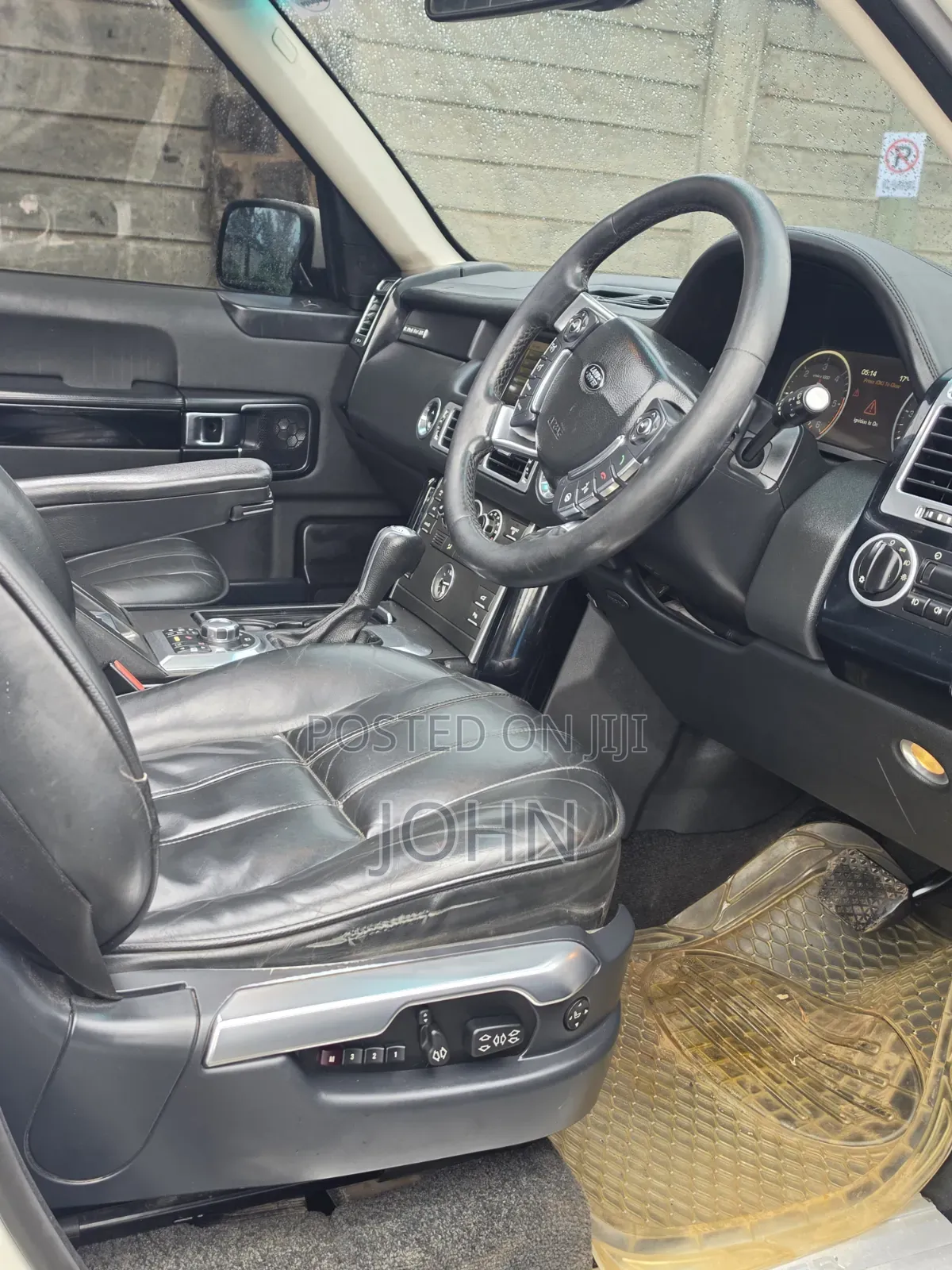 Land Rover Range Rover Vogue 2010 Pearl