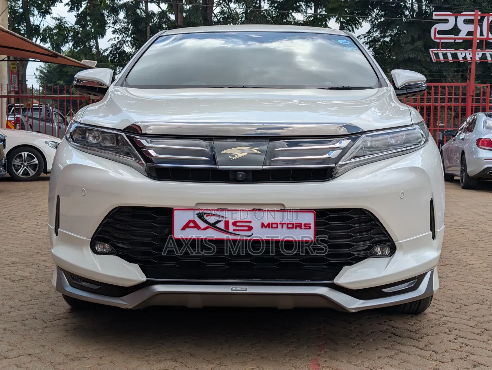 Toyota Harrier 2.0 Turbo 2019 White