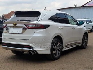 Toyota Harrier 2.0 Turbo 2019 White