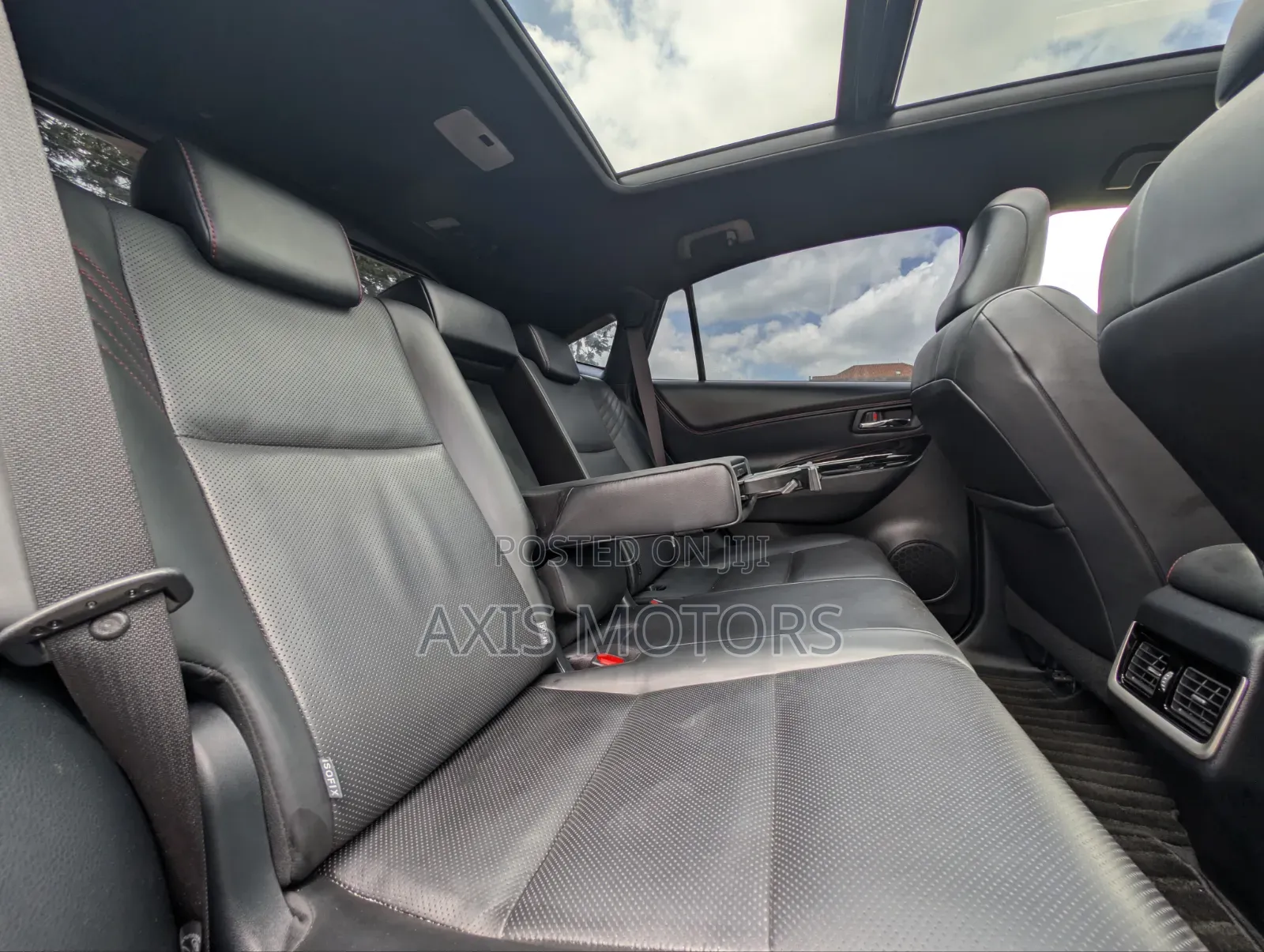 Toyota Harrier 2.0 Turbo 2019 White