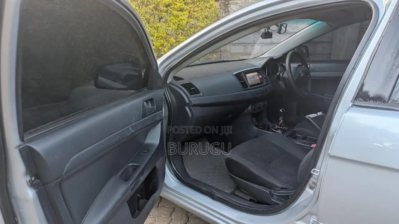 Mitsubishi Lancer 2013 Silver