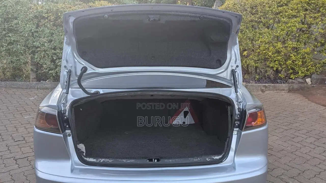 Mitsubishi Lancer 2013 Silver