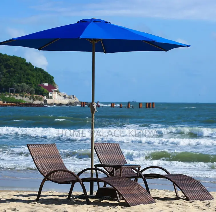 Poolside Bed: Waterproof Rattan Poolside Chaise Lounge Chair