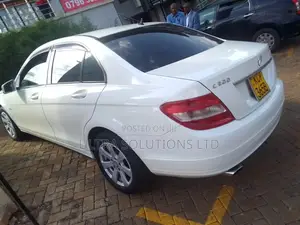 Mercedes-Benz C200 2011 White