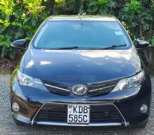 Toyota Auris 2013 Black