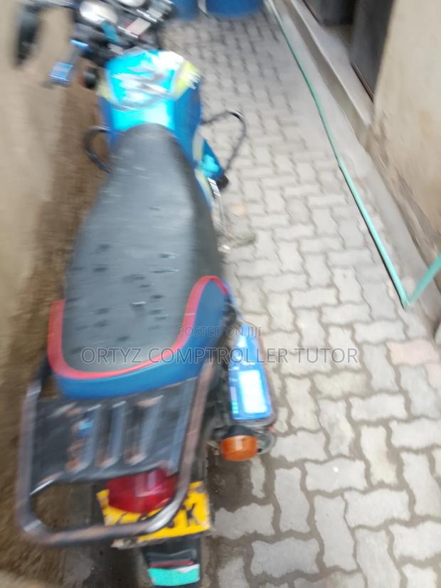 TVS 2019 Blue - main view