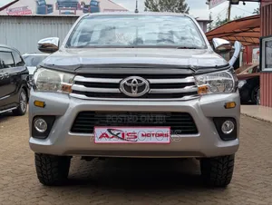 Toyota Hilux Revo Double Cab Deisel 2.4 RWD 2018 Silver