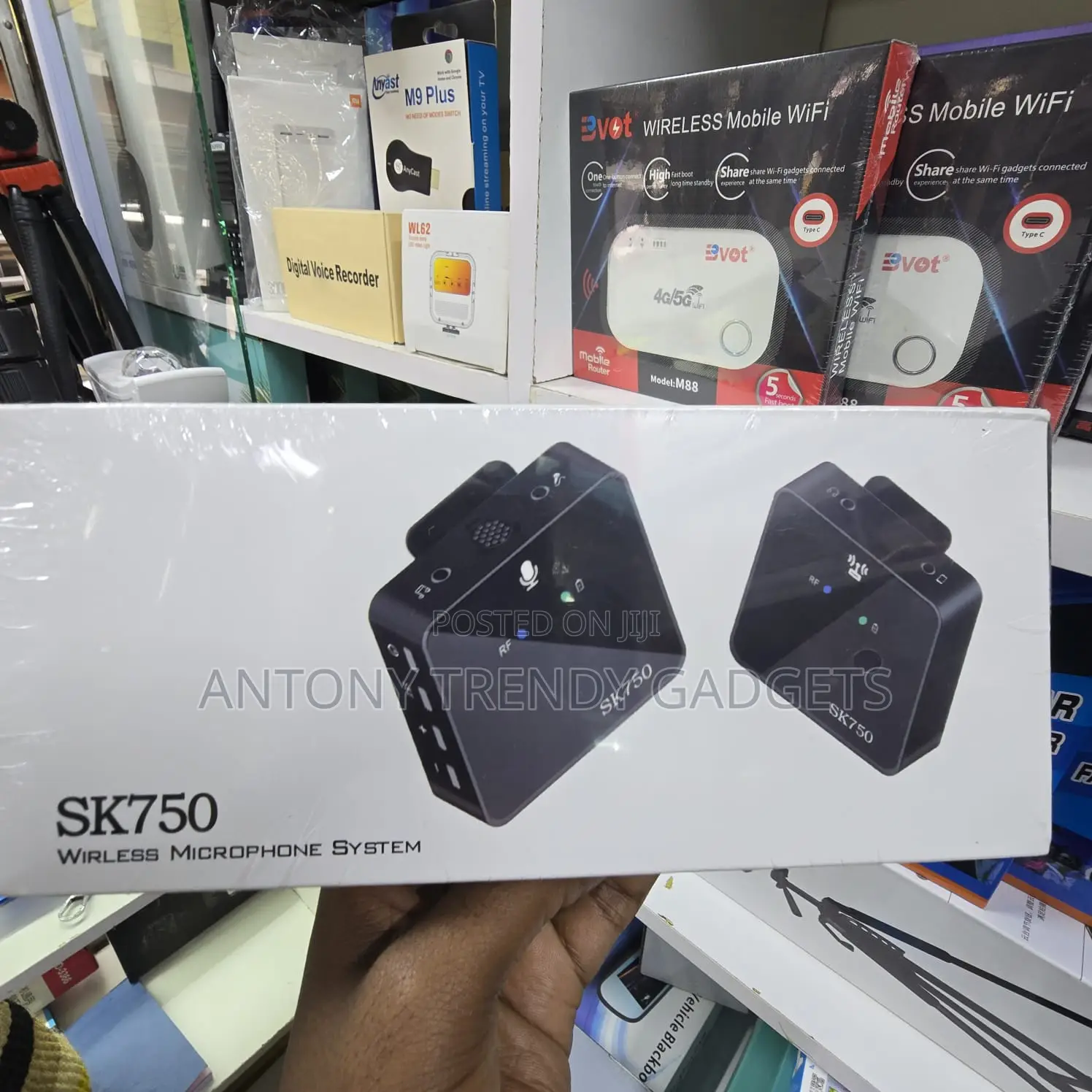 Sk750 Rechargeable Wireless Microphone for DSLR Cameras