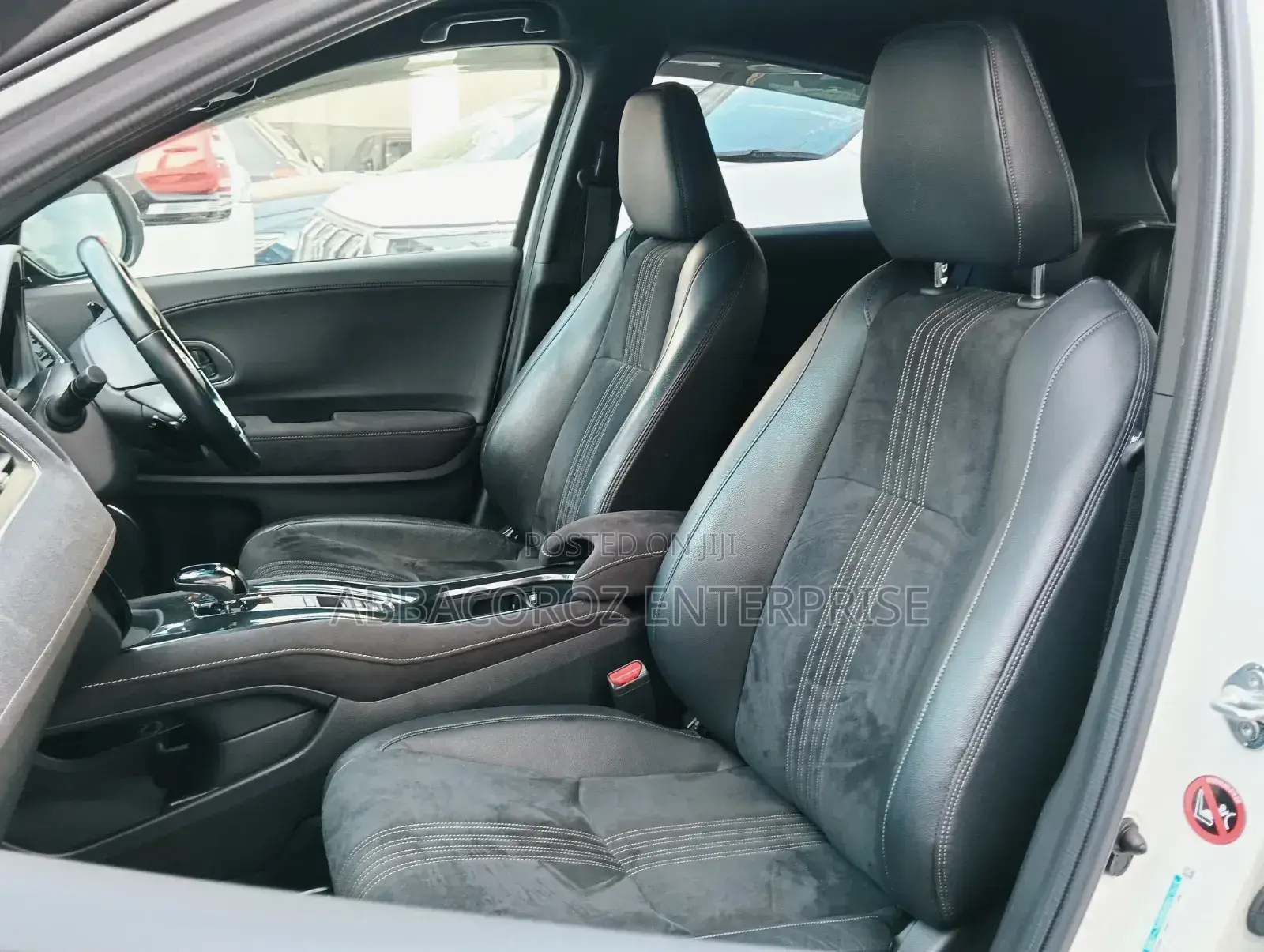 Honda Vezel 1.5 Hybrid 2WD 2018 Pearl