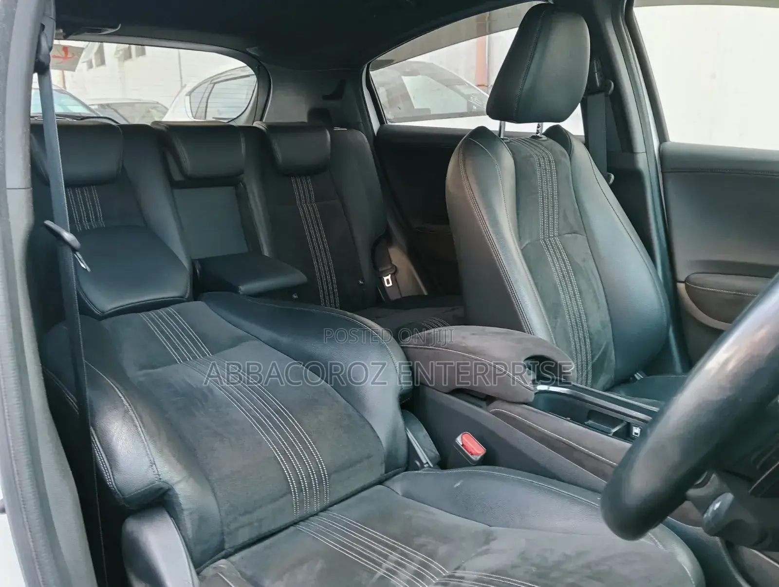 Honda Vezel 1.5 Hybrid 2WD 2018 Pearl