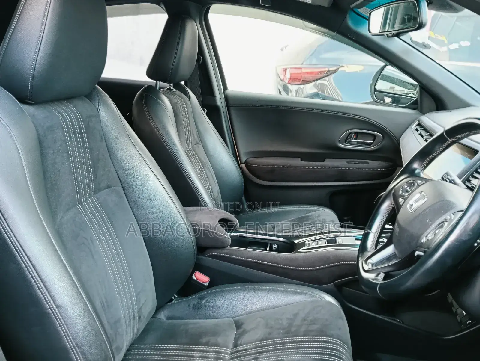 Honda Vezel 1.5 Hybrid 2WD 2018 Pearl