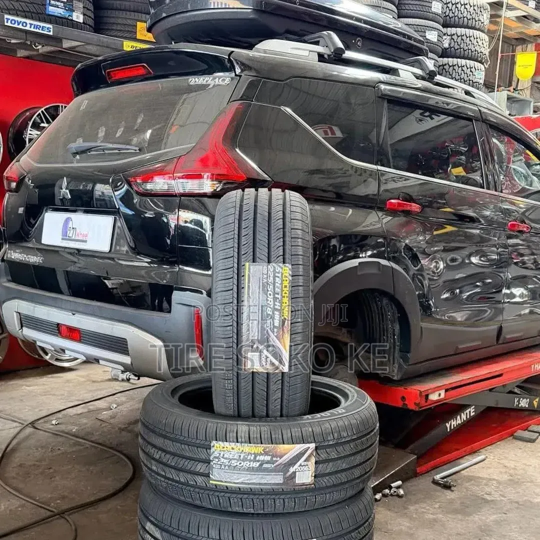225/50r18 Blackhawk Street- H Hu71 Tyre