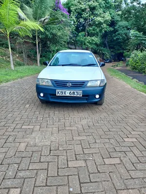 Nissan Advan 2004 White