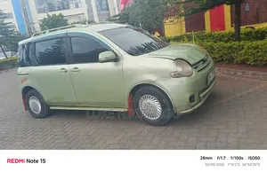 Toyota Sienta 2012 Green
