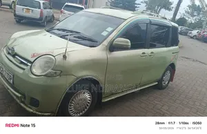 Toyota Sienta 2012 Green